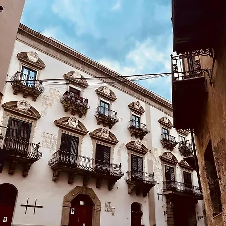 Apartment Elegance And Tradition Two Big In The Heart Of *